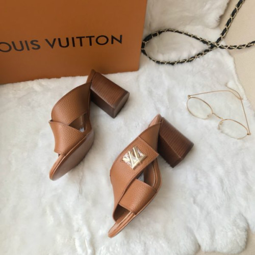 l0*is-V*t0n-sandals-3