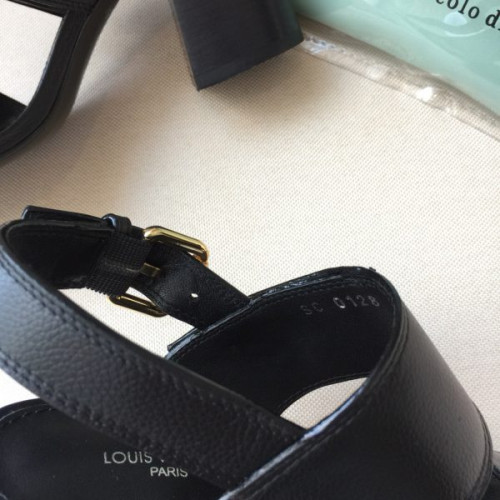 l0*is-V*t0n-sandals-4