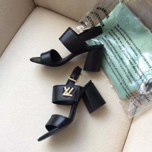 l0*is-V*t0n-sandals-4