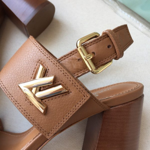 l0*is-V*t0n-sandals-5