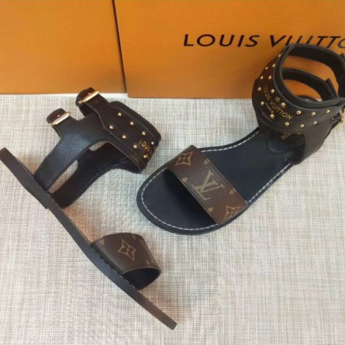 l0*is-V*t0n-sandals