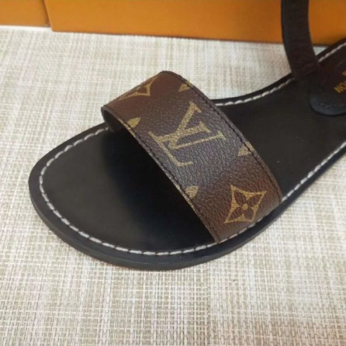 l0*is-V*t0n-sandals