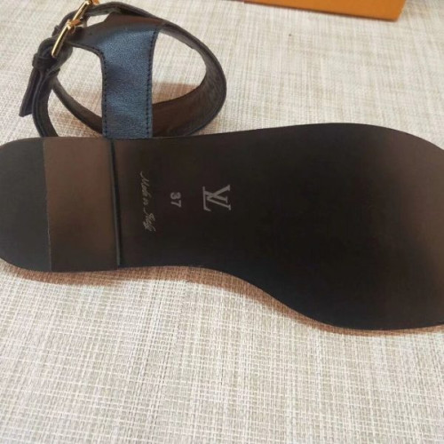 l0*is-V*t0n-sandals