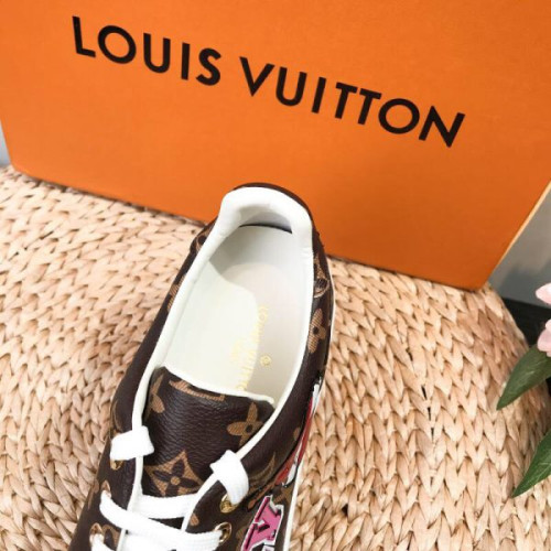 l0*is-V*t0n-shoes-154-2-5-5-8-2