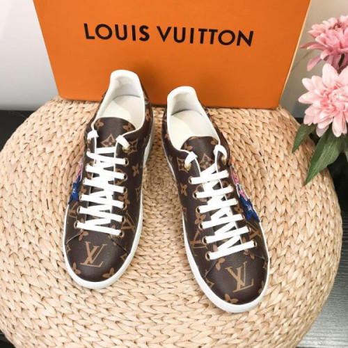 l0*is-V*t0n-shoes-154-2-5-5-8-2