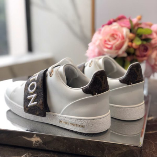 l0*is-V*t0n-shoes-154-2-5-5