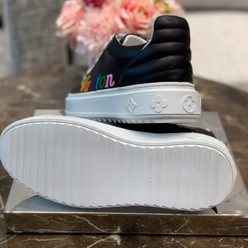 l0*is-V*t0n-shoes-5-6-7-2-3-6-4-3-2-6