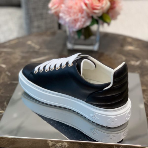 l0*is-V*t0n-shoes-5-6-7-2-3-6-4-3-2-6