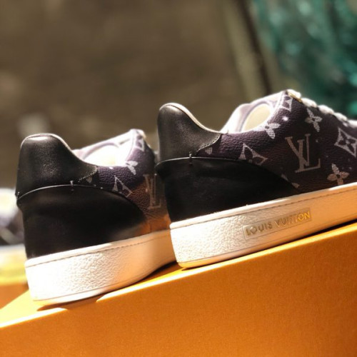 l0*is-V*t0n-shoes-55
