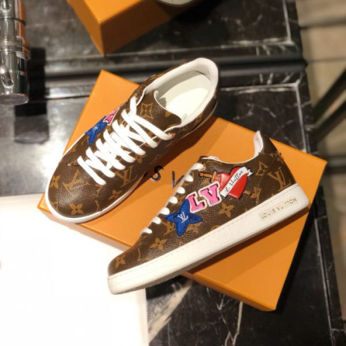 l0*is-V*t0n-shoes-56