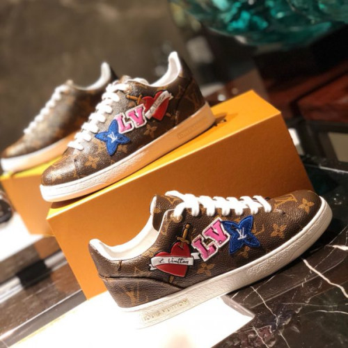 l0*is-V*t0n-shoes-56