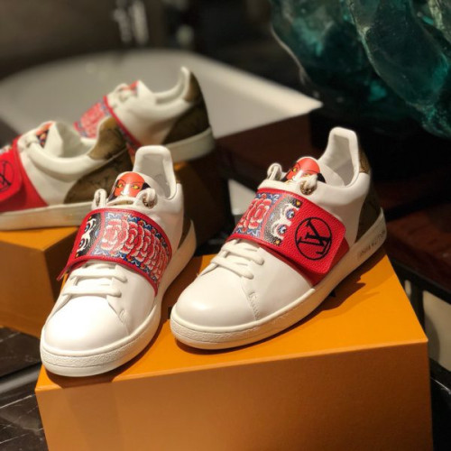 l0*is-V*t0n-shoes-64