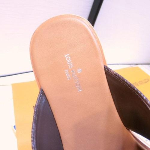 l0*is-V*t0n-slippers-3