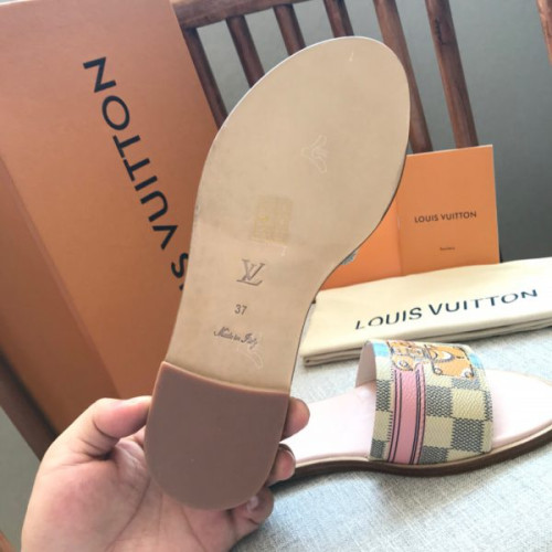 l0*is-V*t0n-slippers