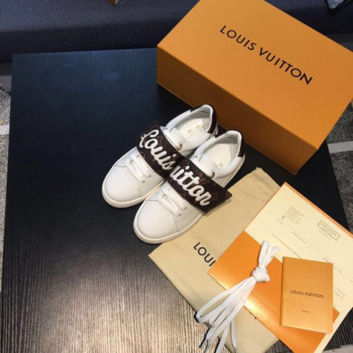 l0*is-V*t0n-sneakers-10
