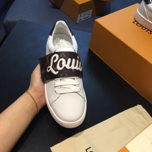l0*is-V*t0n-sneakers-10