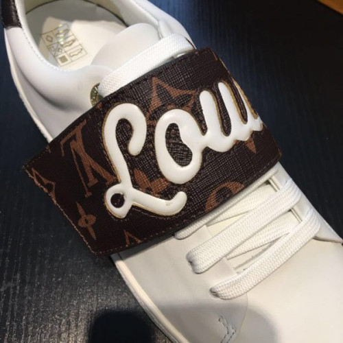 l0*is-V*t0n-sneakers-10