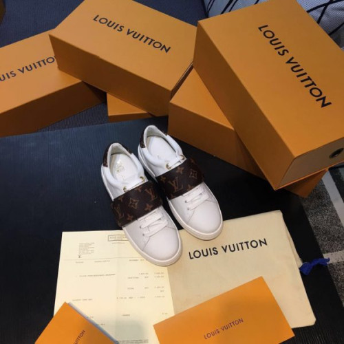 l0*is-V*t0n-sneakers-15