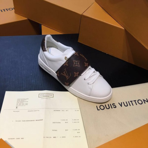l0*is-V*t0n-sneakers-15