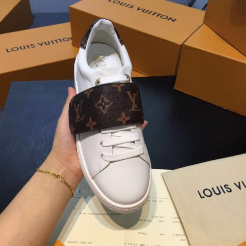 l0*is-V*t0n-sneakers-15