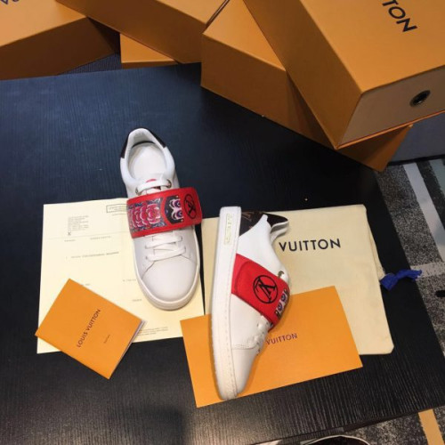 l0*is-V*t0n-sneakers-16