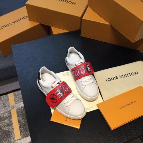 l0*is-V*t0n-sneakers-16