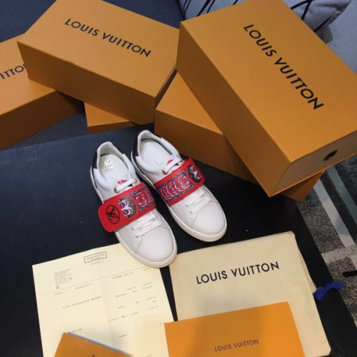 l0*is-V*t0n-sneakers-16