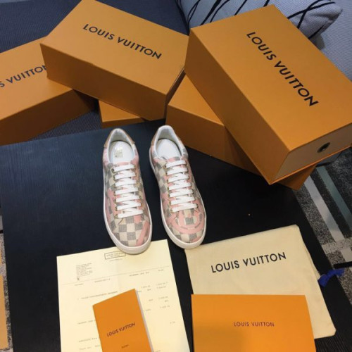l0*is-V*t0n-sneakers-19