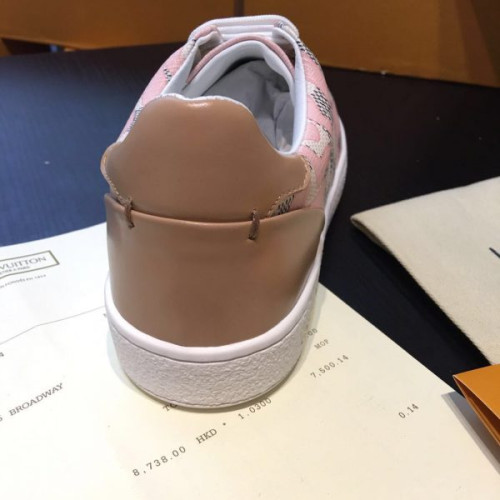 l0*is-V*t0n-sneakers-19