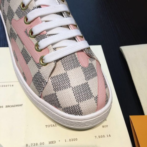 l0*is-V*t0n-sneakers-19