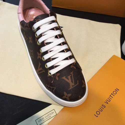 l0*is-V*t0n-sneakers-20