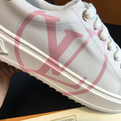 l0*is-V*t0n-sneakers-2