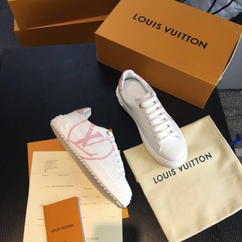 l0*is-V*t0n-sneakers-2