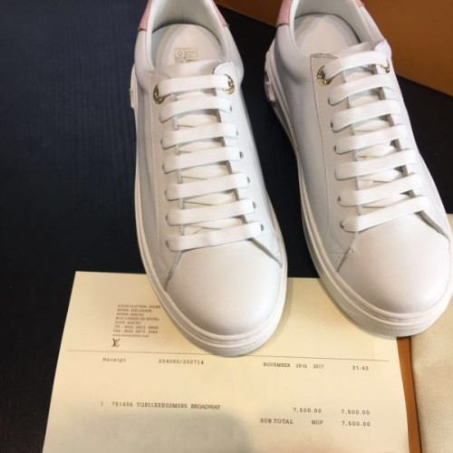 l0*is-V*t0n-sneakers-4