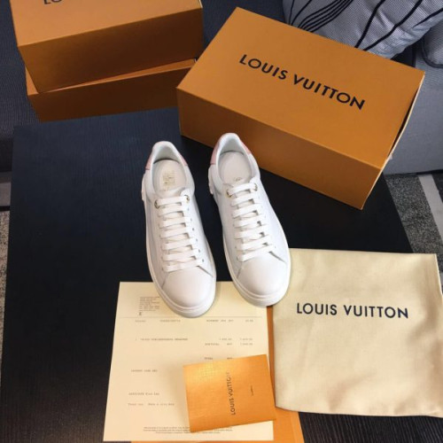 l0*is-V*t0n-sneakers-4