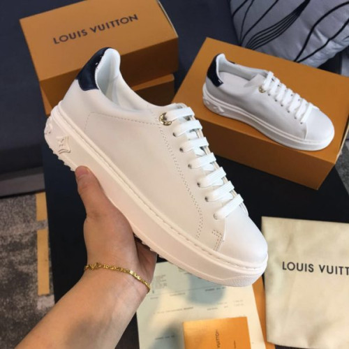 l0*is-V*t0n-sneakers-5