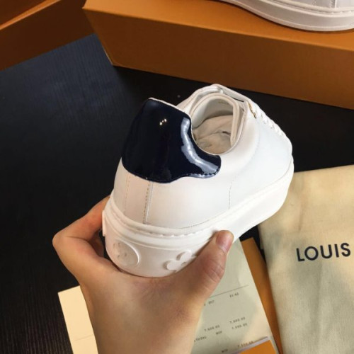 l0*is-V*t0n-sneakers-5