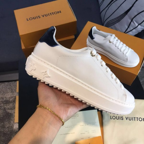 l0*is-V*t0n-sneakers-5