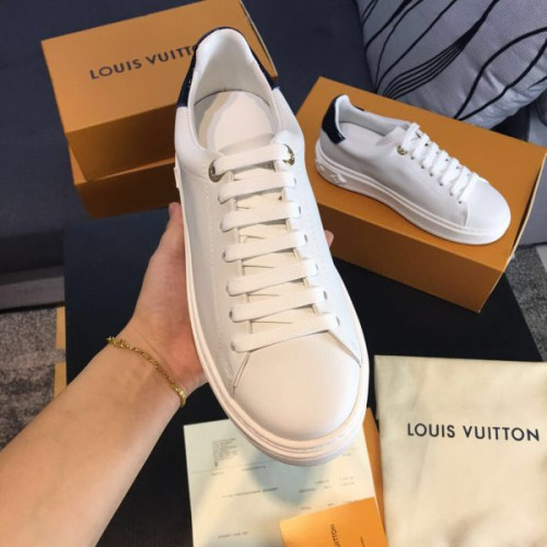 l0*is-V*t0n-sneakers-5