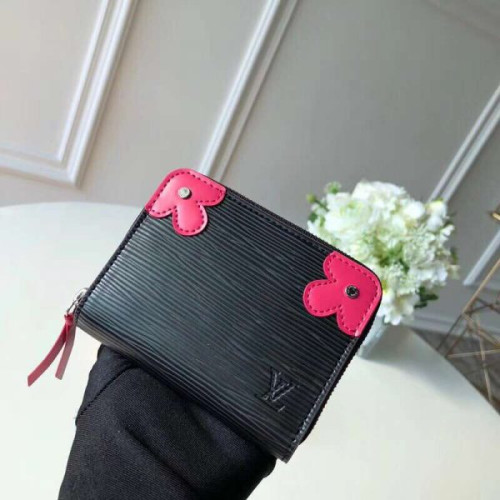l0*is-V*t0n-wallet-15
