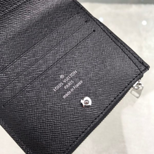l0*is-V*t0n-wallet-22