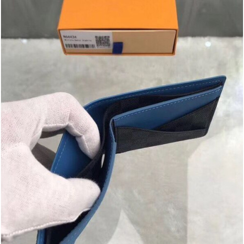 l0*is-V*t0n-wallet-28