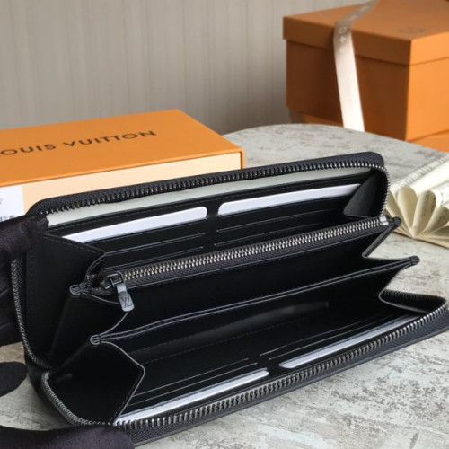 l0*is-V*t0n-wallet-29