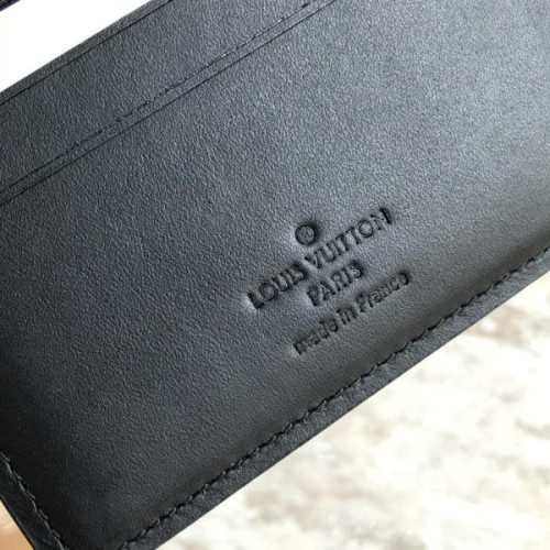 l0*is-V*t0n-wallet-30