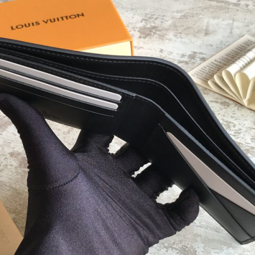 l0*is-V*t0n-wallet-30