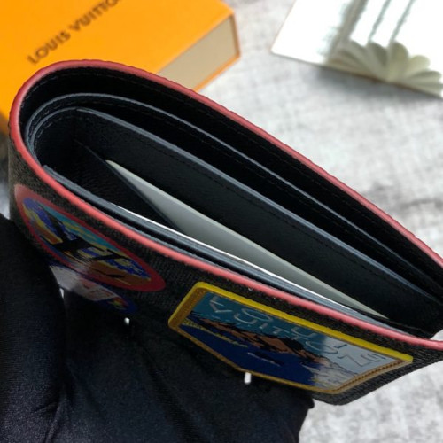 l0*is-V*t0n-wallet-33
