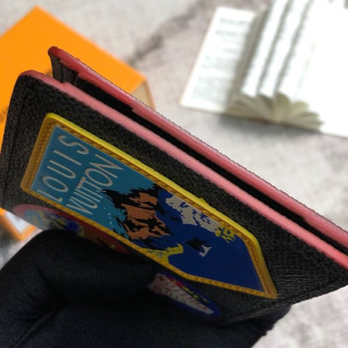 l0*is-V*t0n-wallet-33