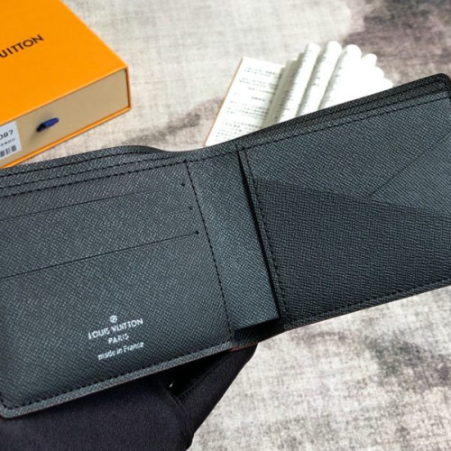 l0*is-V*t0n-wallet-33