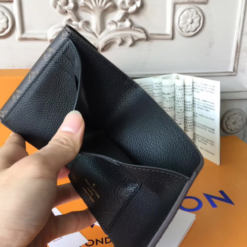 l0*is-V*t0n-wallet-3