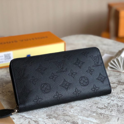 l0*is-V*t0n-wallet-41